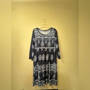 Suzanne Betro Black and White Long Sleeve Dress